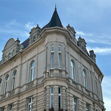 Apartament "Prezydencki Deluxe" Centrum Z Duza Wanna Dla Dwojga Gniezno Exterior photo